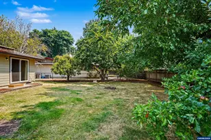 970 NW Cypress Ave, Corvallis, OR 97330 - Photo 27