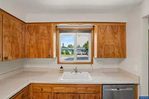 970 NW Cypress Ave, Corvallis, OR 97330 - Photo 11