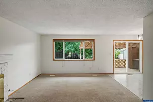 970 NW Cypress Ave, Corvallis, OR 97330 - Photo 5