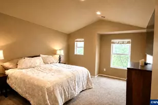 5739 Avalon St, Eugene, OR 97402 - Photo 17