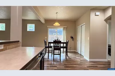 5739 Avalon St, Eugene, OR 97402 - Photo 11