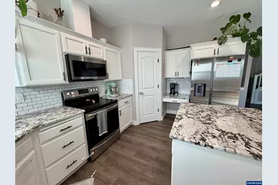 4889 Whitewater St NE, Salem, OR 97305 - Photo 7