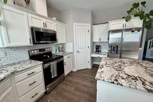 4889 Whitewater St NE, Salem, OR 97305 - Photo 7