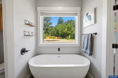 315 Santiam Pointe Lp NE, Mill City, OR 97360 - Photo 37