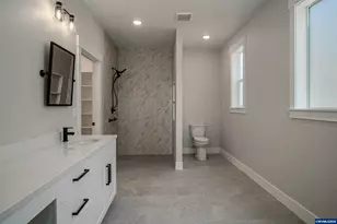 6672 Maddie Nichole St SE, Salem, OR 97306 - Photo 33