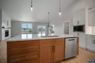 6672 Maddie Nichole St SE, Salem, OR 97306 - Photo 27