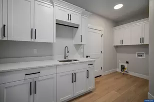 6672 Maddie Nichole St SE, Salem, OR 97306 - Photo 13