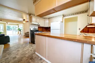 6776 Rochester St NE, Salem, OR 97305 - Photo 11