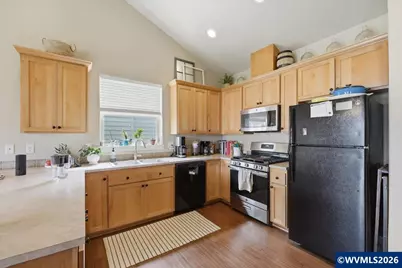 1070 Prairie Meadows Av, Junction City, OR 97448 - Photo 9