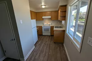 1207 D St NE, Salem, OR 97301 - Photo 3