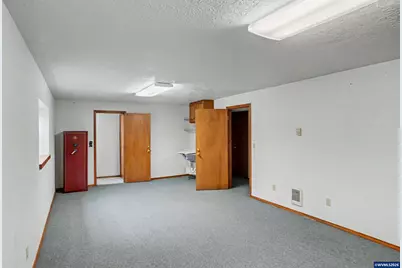 2451 SW Maplewood Dr, Dallas, OR 97338 - Photo 35