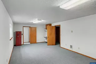 2451 SW Maplewood Dr, Dallas, OR 97338 - Photo 35