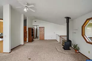 2451 SW Maplewood Dr, Dallas, OR 97338 - Photo 19