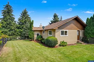 2451 SW Maplewood Dr, Dallas, OR 97338 - Photo 13
