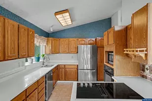 2451 SW Maplewood Dr, Dallas, OR 97338 - Photo 23