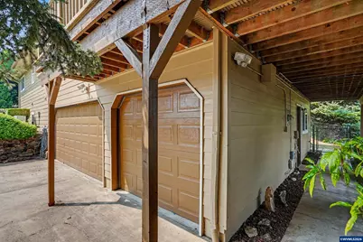 2451 SW Maplewood Dr, Dallas, OR 97338 - Photo 41