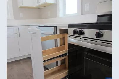 73 Park St, Lebanon, OR 97355 - Photo 9