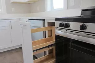 73 Park St, Lebanon, OR 97355 - Photo 9