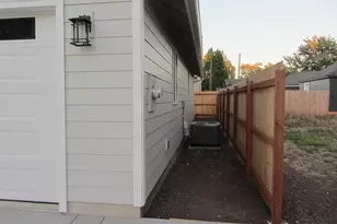 73 Park St, Lebanon, OR 97355 - Photo 21
