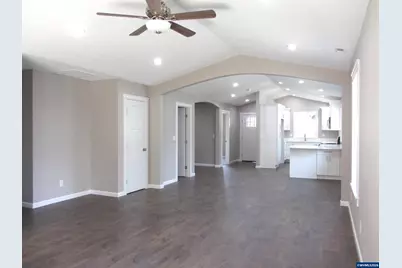 73 Park St, Lebanon, OR 97355 - Photo 7