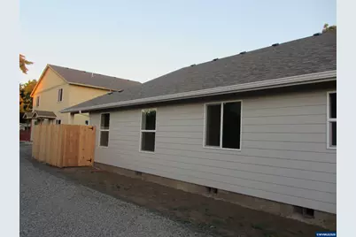 73 Park St, Lebanon, OR 97355 - Photo 23