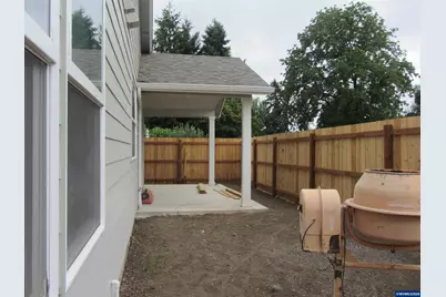 73 Park St, Lebanon, OR 97355 - Photo 19