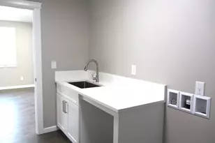 73 Park St, Lebanon, OR 97355 - Photo 11