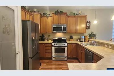 2577 Ian Av NW, Salem, OR 97304 - Photo 7
