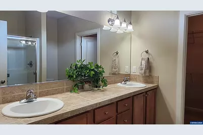 2577 Ian Av NW, Salem, OR 97304 - Photo 13