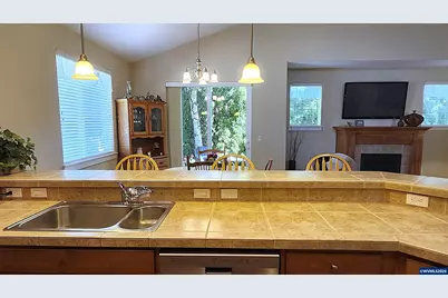 2577 Ian Av NW, Salem, OR 97304 - Photo 9