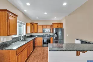 338 NW Foxglove St, Dallas, OR 97338 - Photo 11