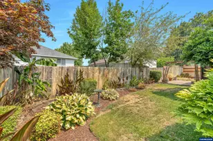 338 NW Foxglove St, Dallas, OR 97338 - Photo 37