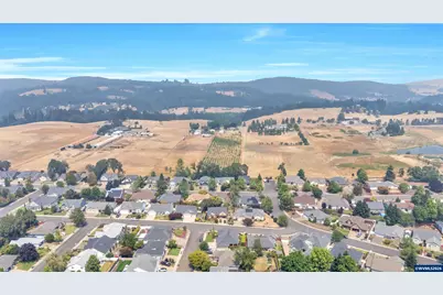 338 NW Foxglove St, Dallas, OR 97338 - Photo 45