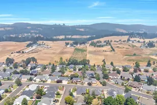 338 NW Foxglove St, Dallas, OR 97338 - Photo 45