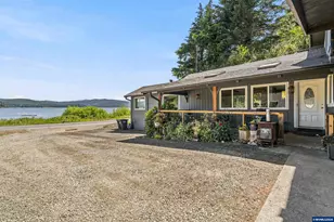 1995 N Bayview Rd, Waldport, OR 97394 - Photo 23