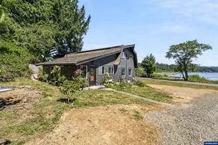 1995 N Bayview Rd, Waldport, OR 97394 - Photo 27