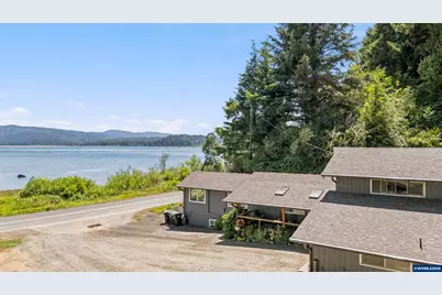 1995 N Bayview Rd, Waldport, OR 97394 - Photo 3