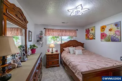 1424 Rainier Rd, Woodburn, OR 97071 - Photo 17