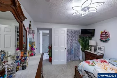 1424 Rainier Rd, Woodburn, OR 97071 - Photo 23
