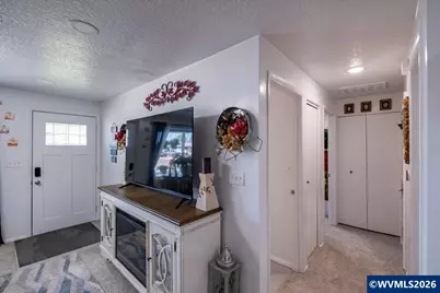1424 Rainier Rd, Woodburn, OR 97071 - Photo 9