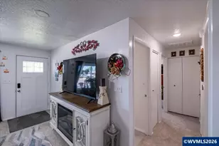 1424 Rainier Rd, Woodburn, OR 97071 - Photo 9