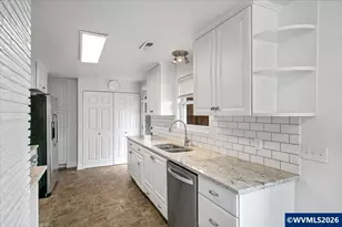 389 W Washington St, Stayton, OR 97383 - Photo 11