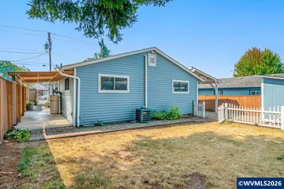 389 W Washington St, Stayton, OR 97383 - Photo 29
