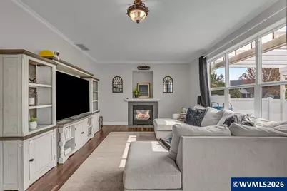 2550 Edgewater Dr, Woodburn, OR 97071 - Photo 9