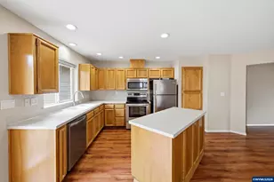 7368 Meadowglen St NE, Keizer, OR 97303 - Photo 13