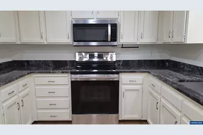 4992 Settlers Dr NE, Salem, OR 97305 - Photo 11