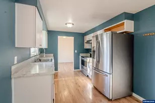 728 Shores St NE, Salem, OR 97301 - Photo 9