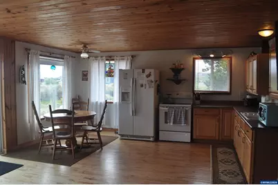 1101 NW Pacific Wy, Waldport, OR 97394 - Photo 3