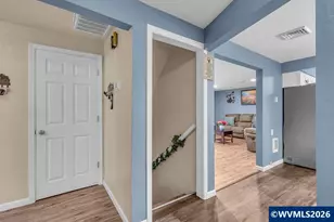 733 Meadowlawn Dr SE, Salem, OR 97317 - Photo 19
