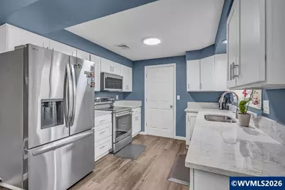 733 Meadowlawn Dr SE, Salem, OR 97317 - Photo 11
